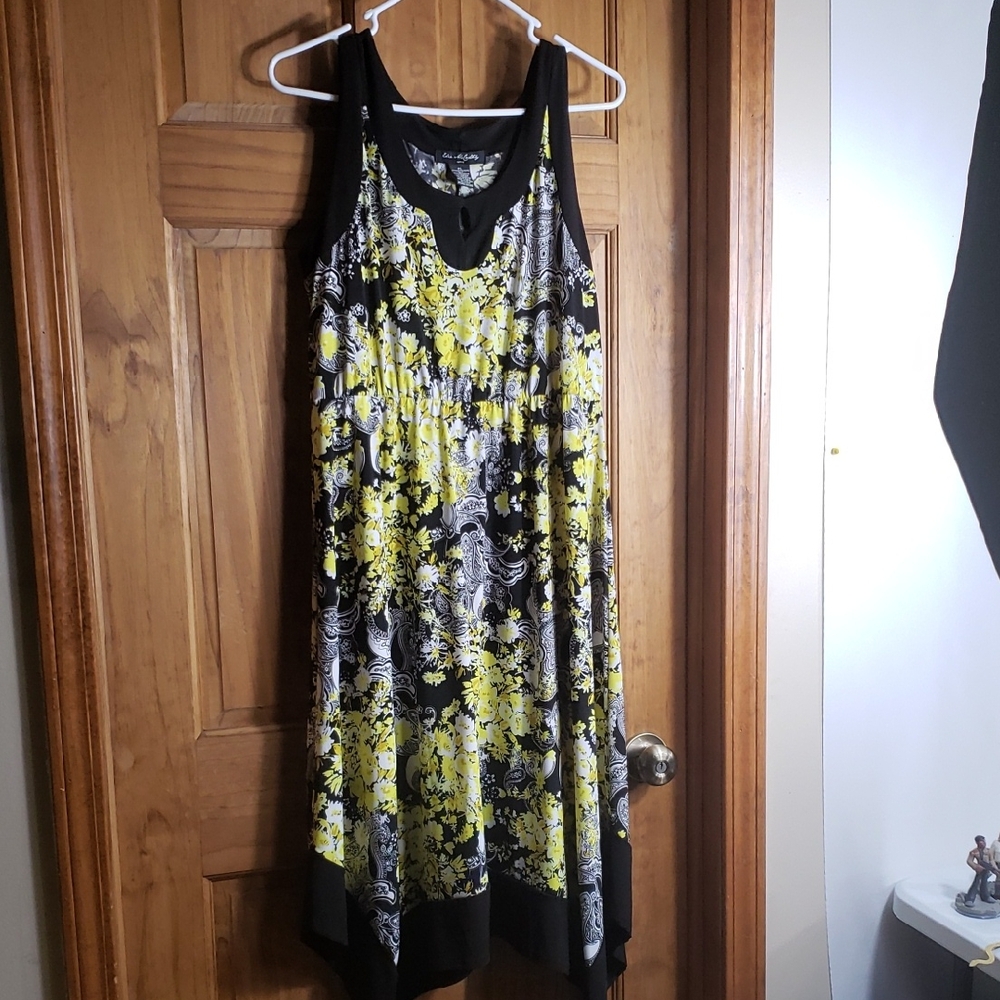 Sleeveless Black Maxi Dress with Yellow Floral Print